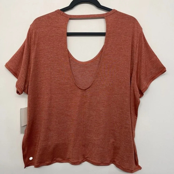🍁 NWT Zella Rust Marsala Open Back Blouse Size XL - Picture 4 of 8